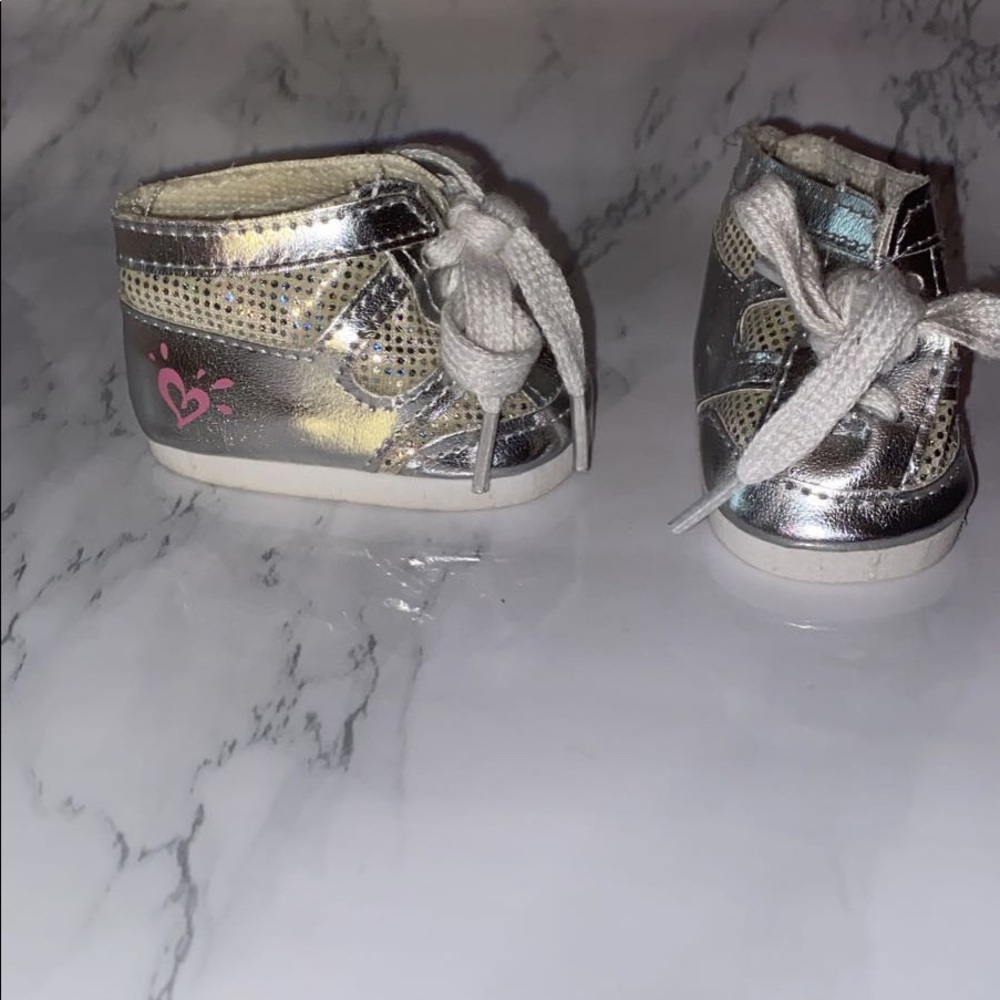 Justice shoes for 18 inch dolls.